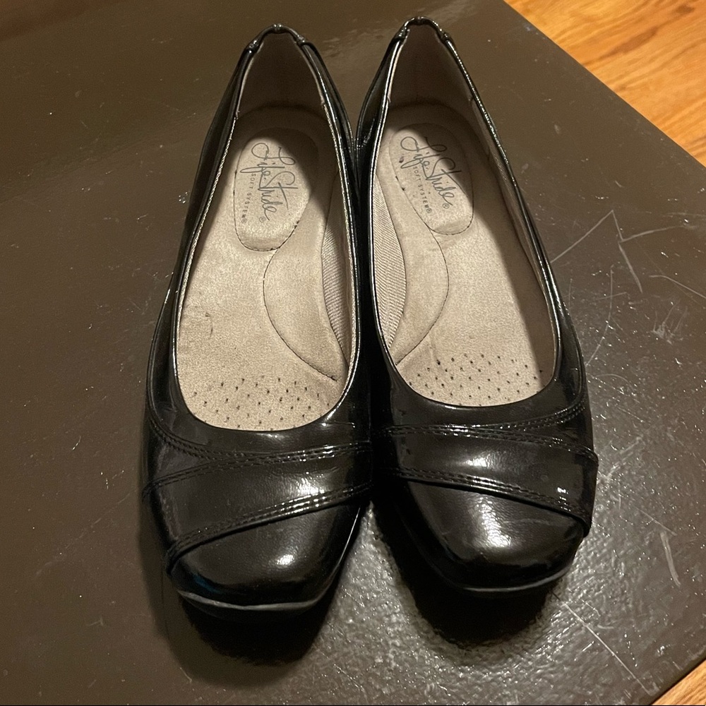 Life Stride Black Patent Leather Size 7 Flats. Perfect condition.